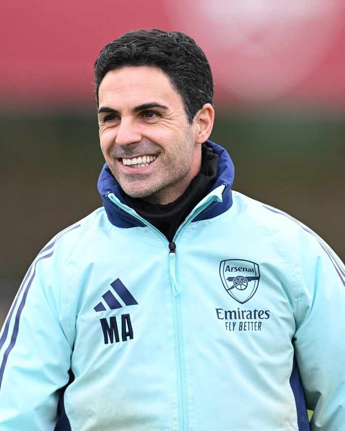 阿森纳客场2-1战胜阿斯顿维拉，维拉绝杀，阿森纳争冠形势艰难。