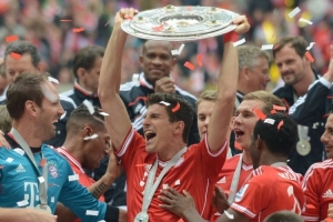 子弹对阵跳伞蚁首发公布：哈里森、普拉瑟领衔