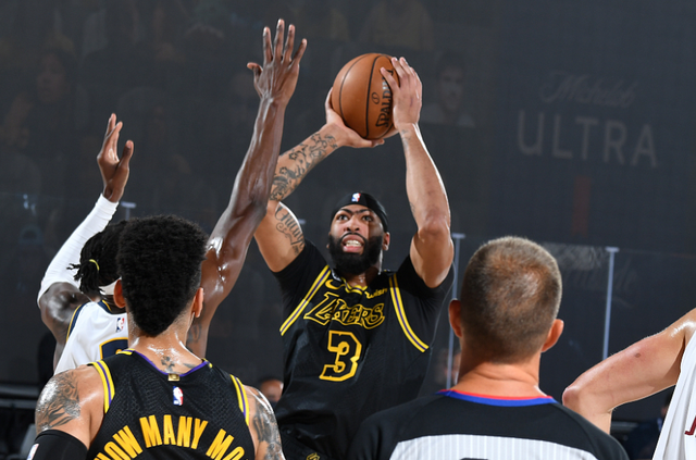 NBA第十一期红黑榜：35岁老登依旧在 28岁米神何时归？