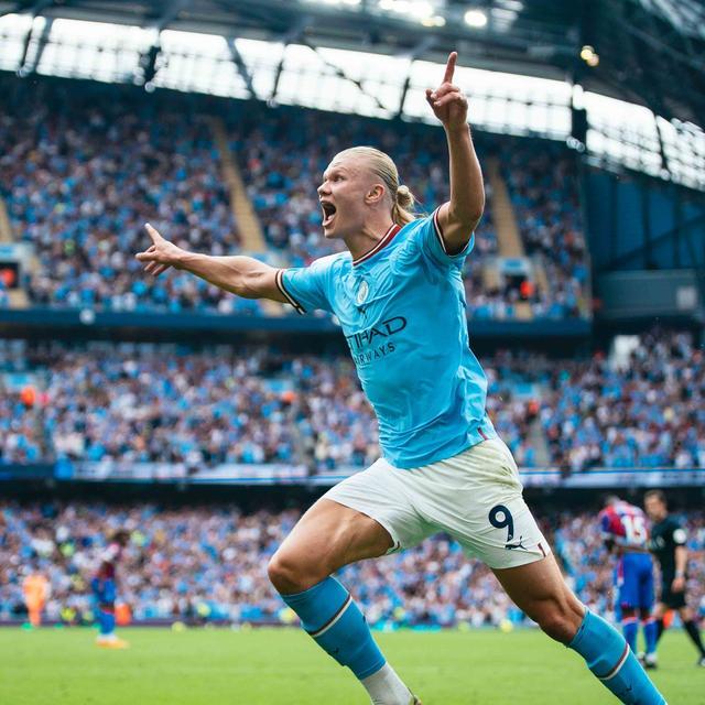 太阳报：C罗日收入48.8万英镑，与摩根采访时戴的手表值110万英镑