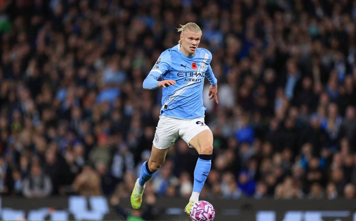 阿莫林抱头无奈！曼联队长补时踢飞空门+2次高射炮 尴尬40射门0球