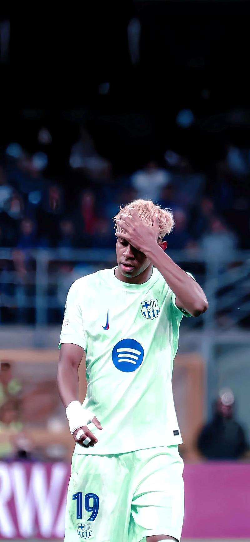 9次扑救力保零封，弗莱肯当选曼城vs勒沃库森全场最佳