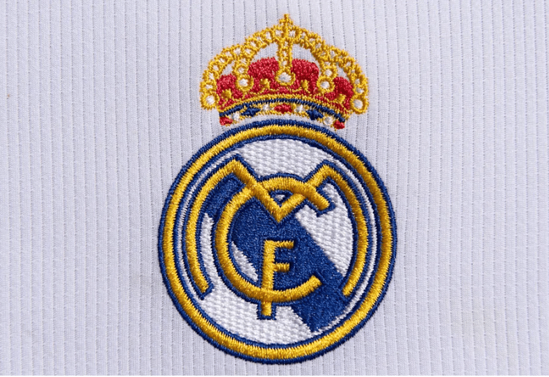 利物浦正式发布新赛季球衣，时隔13年再度携手阿迪达斯