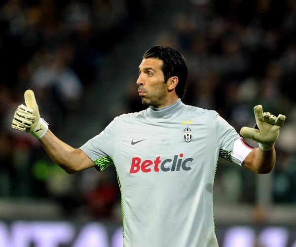 理疗师：DV9的伤和丁丁、卢卡库类似，可能需要3到5个月恢复